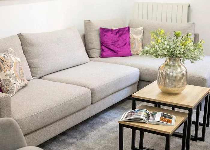 Great Spacious Apartment In The Gothic Quarter